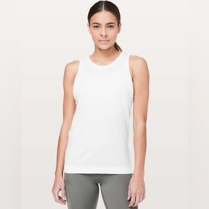 EUC Lululemon Swiftly Breeze Tank *Relaxed Fit size 6
